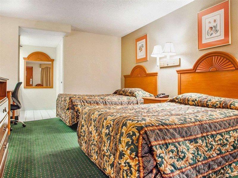 Rodeway Inn Mount Laurel Hwy 73 Exterior photo
